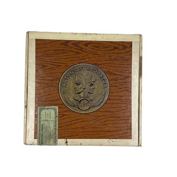 Vintage Antonio y Cleopatra Cigar Box 1920s or 1930s - Picture 2 of 11